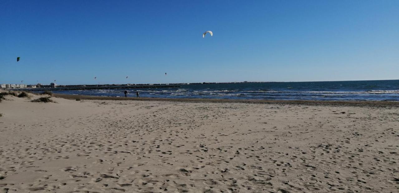 Grau Du Roi T2 Calme, Acces Plage + Parking Льо Гро-дю-Роа Екстериор снимка