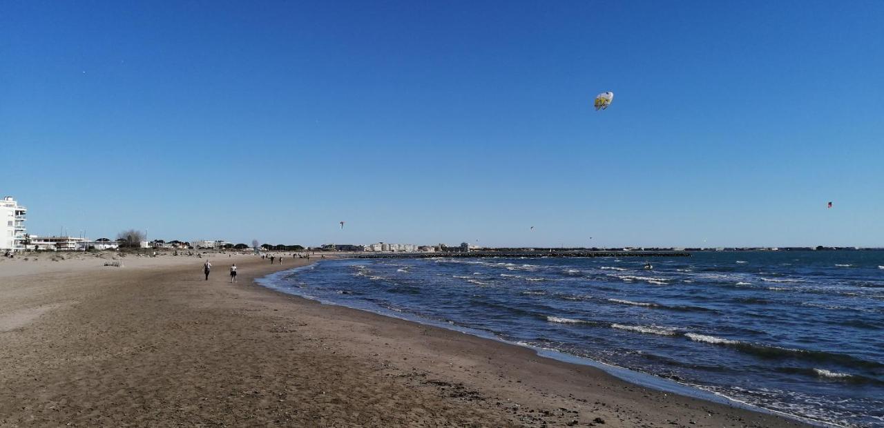 Grau Du Roi T2 Calme, Acces Plage + Parking Льо Гро-дю-Роа Екстериор снимка